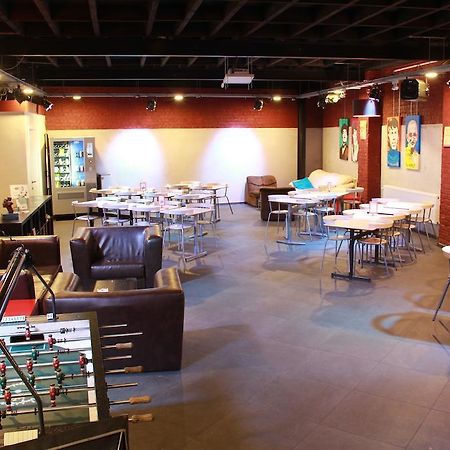Brussels Hello Hostel Koekelberg Екстериор снимка