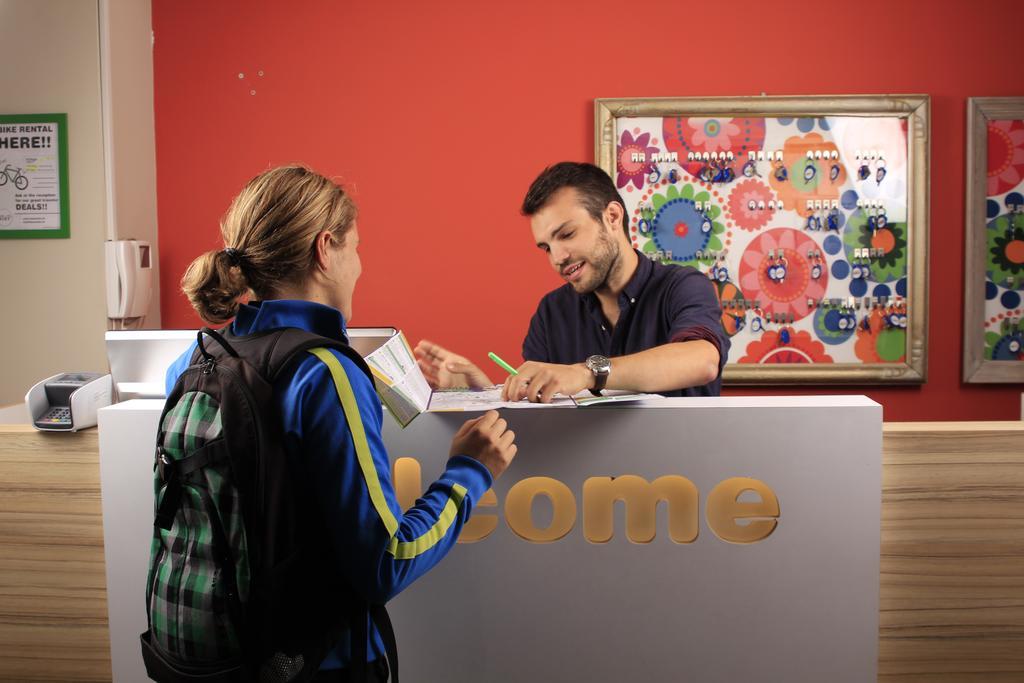 Brussels Hello Hostel Koekelberg Екстериор снимка