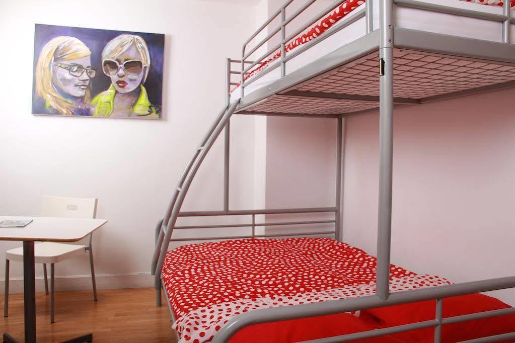 Brussels Hello Hostel Koekelberg Екстериор снимка