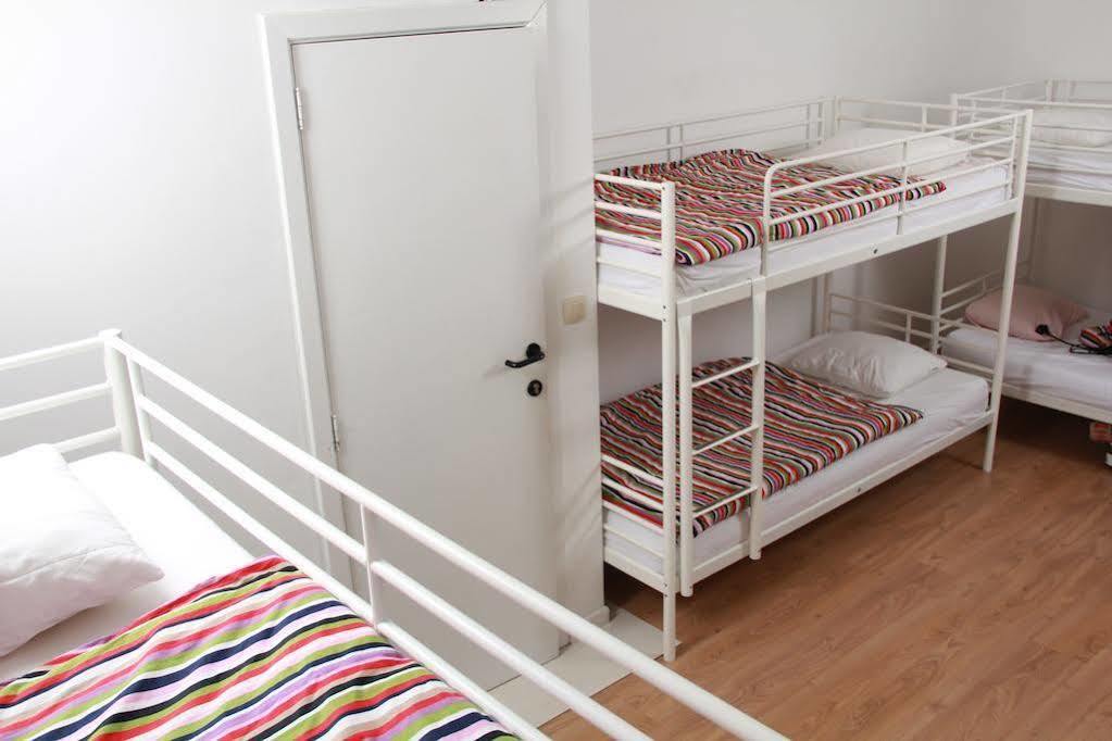 Brussels Hello Hostel Koekelberg Екстериор снимка